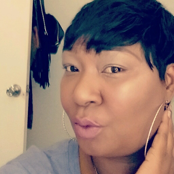 Meet your Posher, Vanessa - Picture 1 of 1